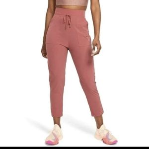 Women's Nike 7/8 Bliss luxe training pants - NWT!